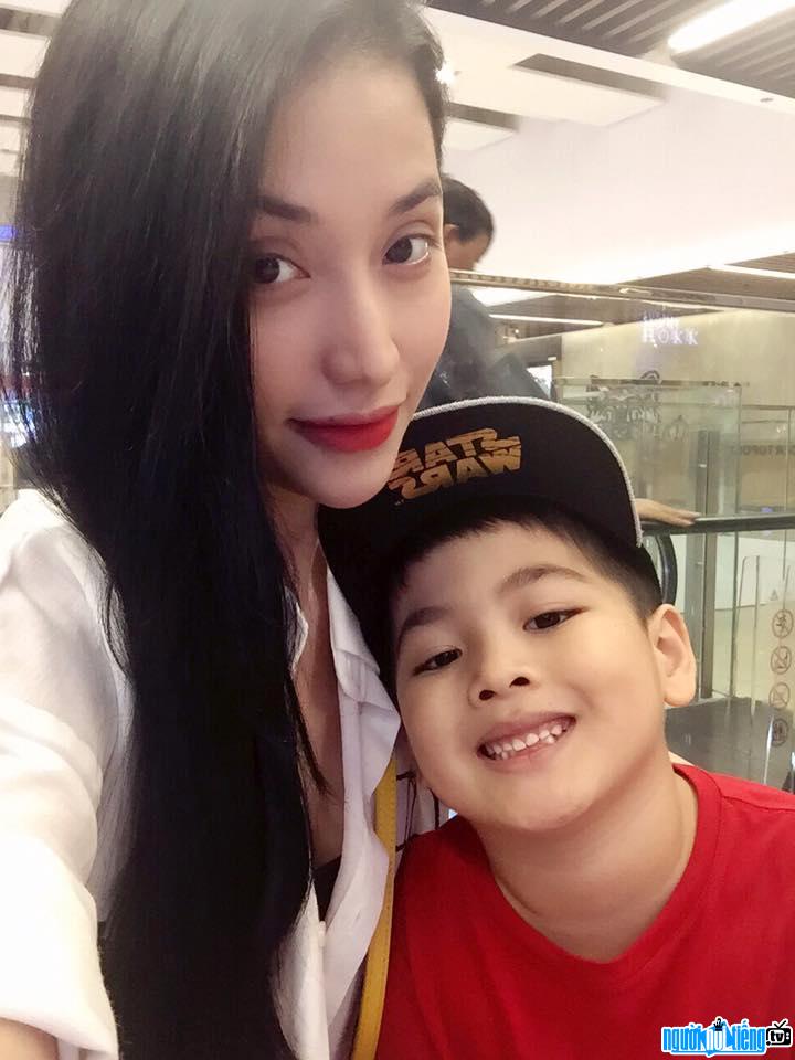 The picture New photos of actor Mai Ho and his son