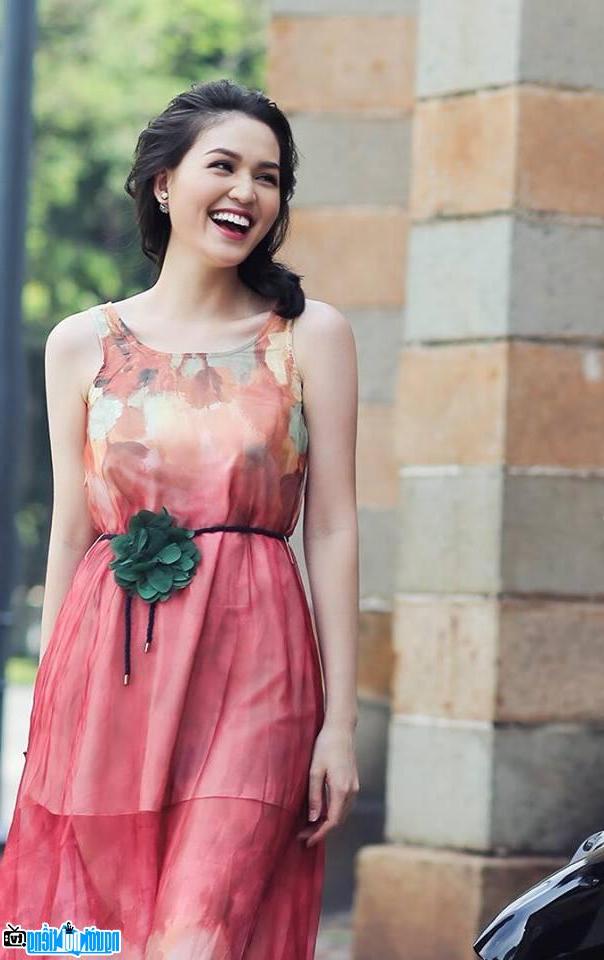 Hye Tran- Famous hot girl of Vietnam