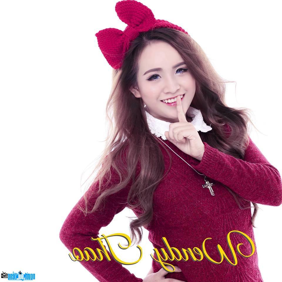 Hình ảnh ca sĩ Wendy Thảo nhí nhảnh trong MV mới