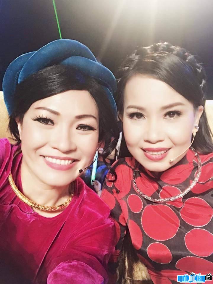 Hình ảnh mới nhất của nữ ca sĩ Cẩm Ly cùng nữ ca sĩ Phương Thanh
