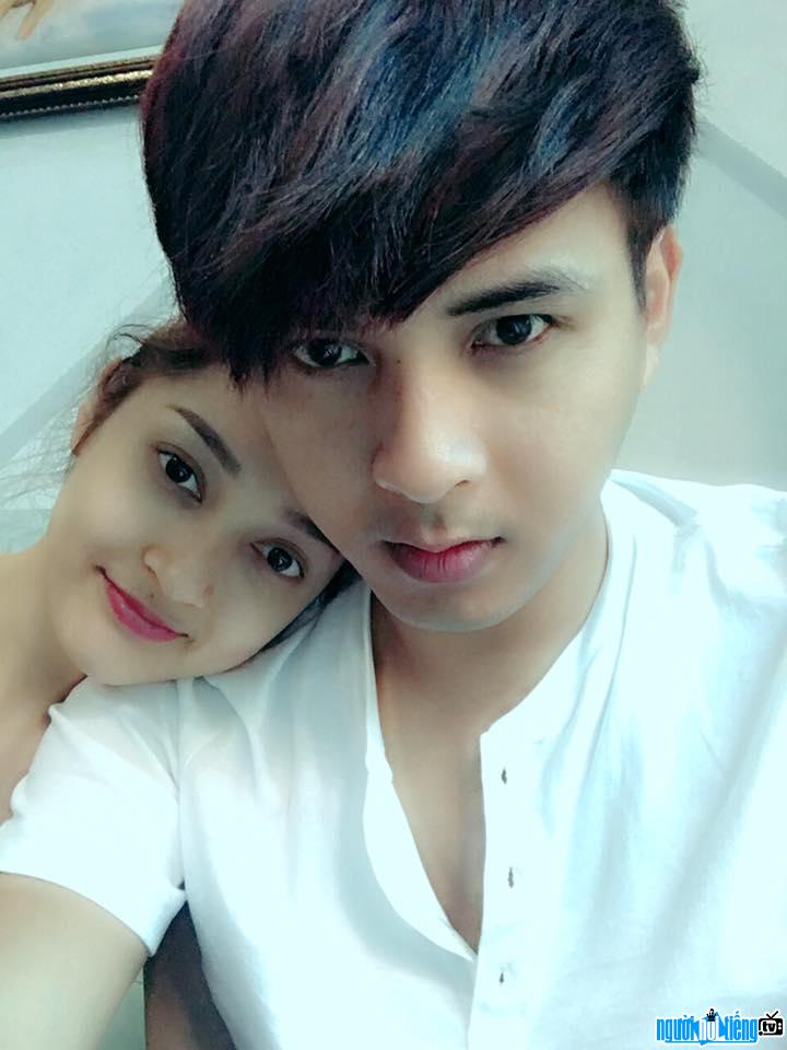 The latest photo of male singer Ho Quang Hieu and his girlfriend - singer Bao Anh