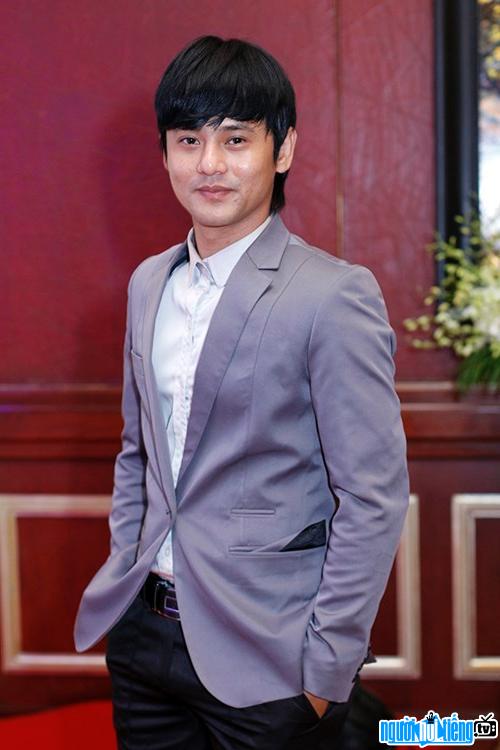  Singer Ung Dai Ve reappeared in Vietnamese showbiz after many years of absence