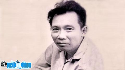 Nhà văn hiện đại Việt Nam Thép Mới