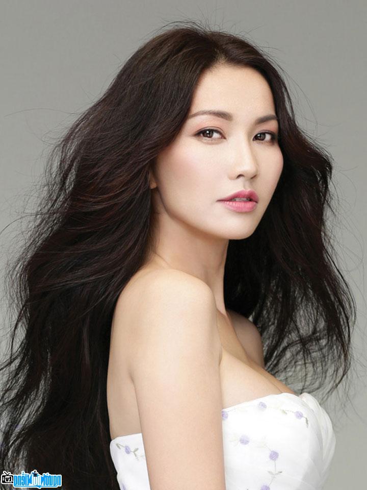 Hình ảnh gợi cảm của nữ diễn viên Kim Hiền