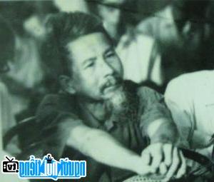 Một bức ảnh về Nguyên Hồng- Nhà văn hiện thực phê phán nổi tiếng Nam Định- Việt Nam
