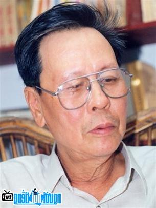 Portrait of contemporary writer Nguyen Khai