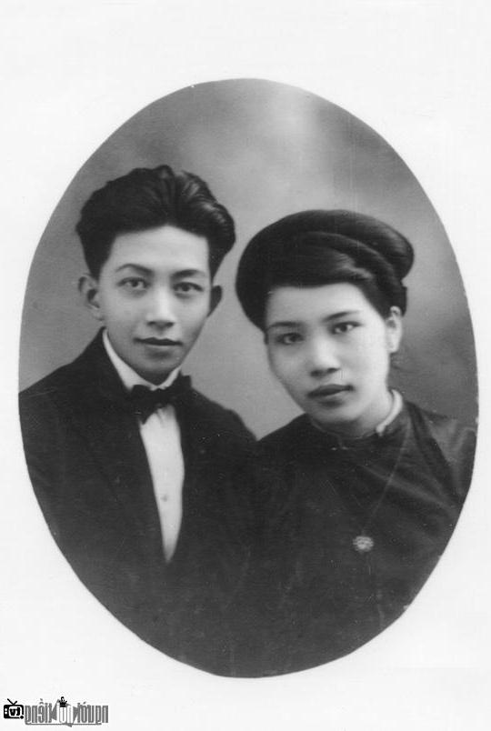  Poet Hang Phuong and her husband - Writer Vu Ngoc Phan
