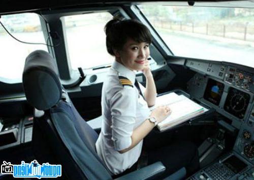 A new photo of Tran Trang Nhung- Famous pilot Hanoi-Vietnam