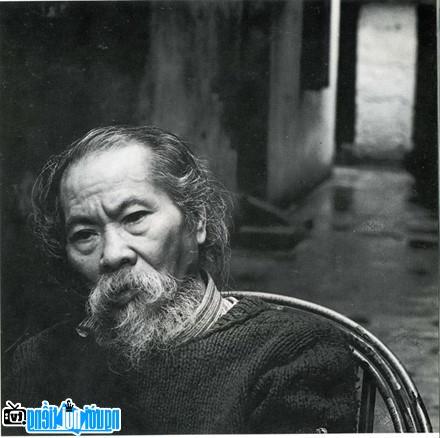  Portrait of poet Tran Dan