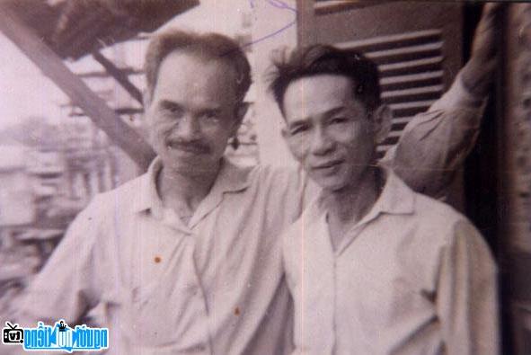  Poet Yen Lan (left) and Uncle Quach Tao