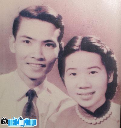  Musician Van Giang with his wife