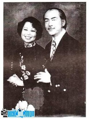  Musician Van Phung with his wife - Singer Chau Ha