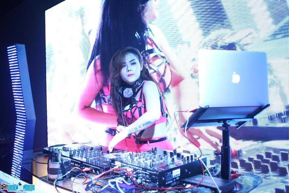 Dj Nana Tây trong đêm thi Miss DJ