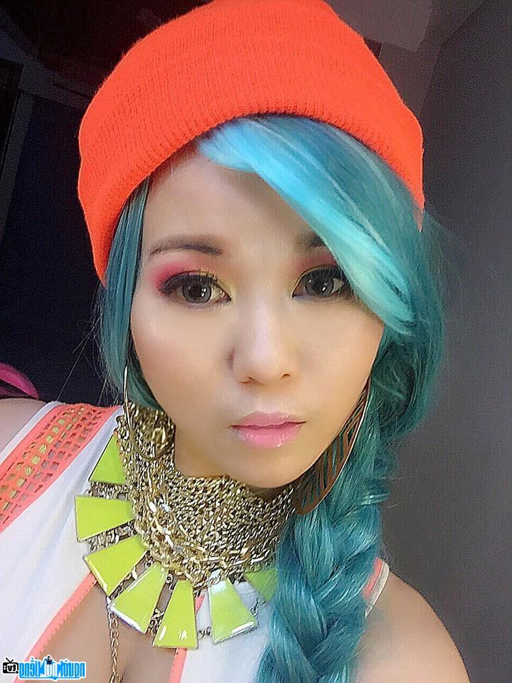 The latest picture of Dj Kiu in blue hair