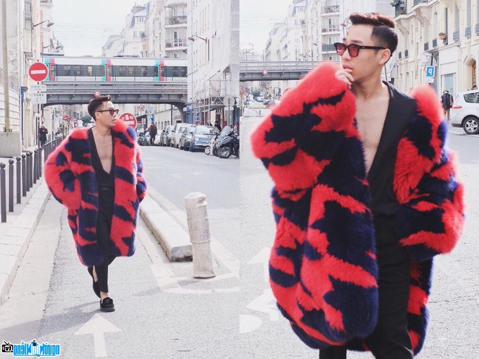 Stylist Hoang Ku in the shape of a fashion photo