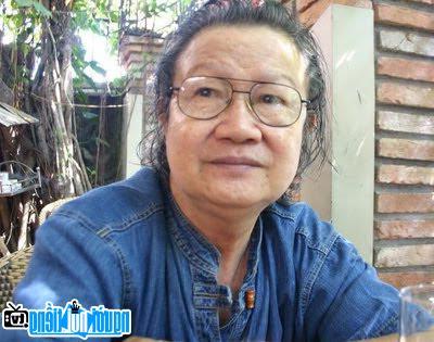 Hình ảnh về Nhà văn hiện đại Việt Nam Trần Hoài Dương