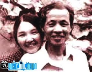  Writer Trieu Bon and his wife - Hoang Viet Hang