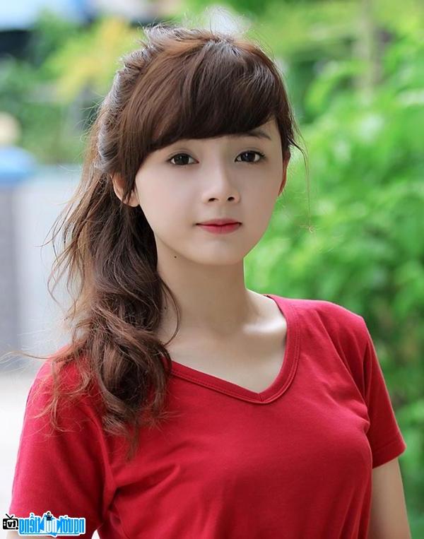 Hot girl Lan Huong is pretty in a real life photo