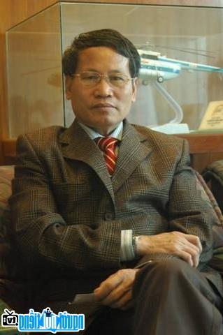 Latest picture of Writer Le Hoai Nam