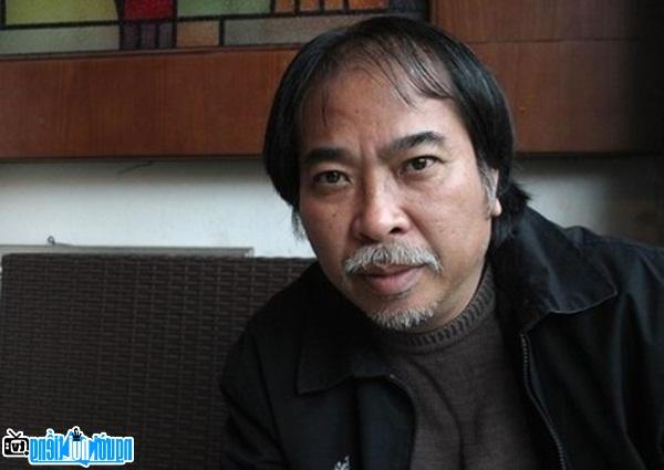 A portrait of Modern Poet Nguyen Quang Thieu
