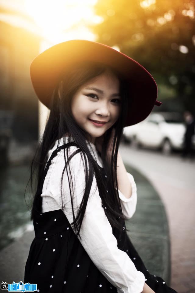 Hà Thiên Trang xinh xắn đáng yêu tạo dáng trong một bức ảnh
