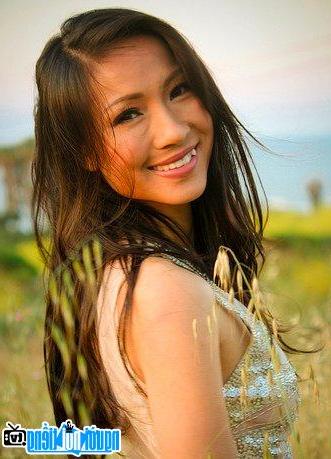 Latest picture of Singer Thuy Duong