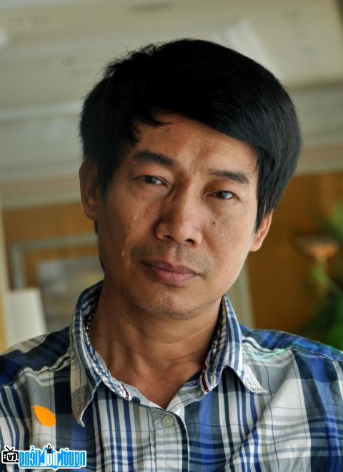 A portrait of Writer Suong Nguyet Minh