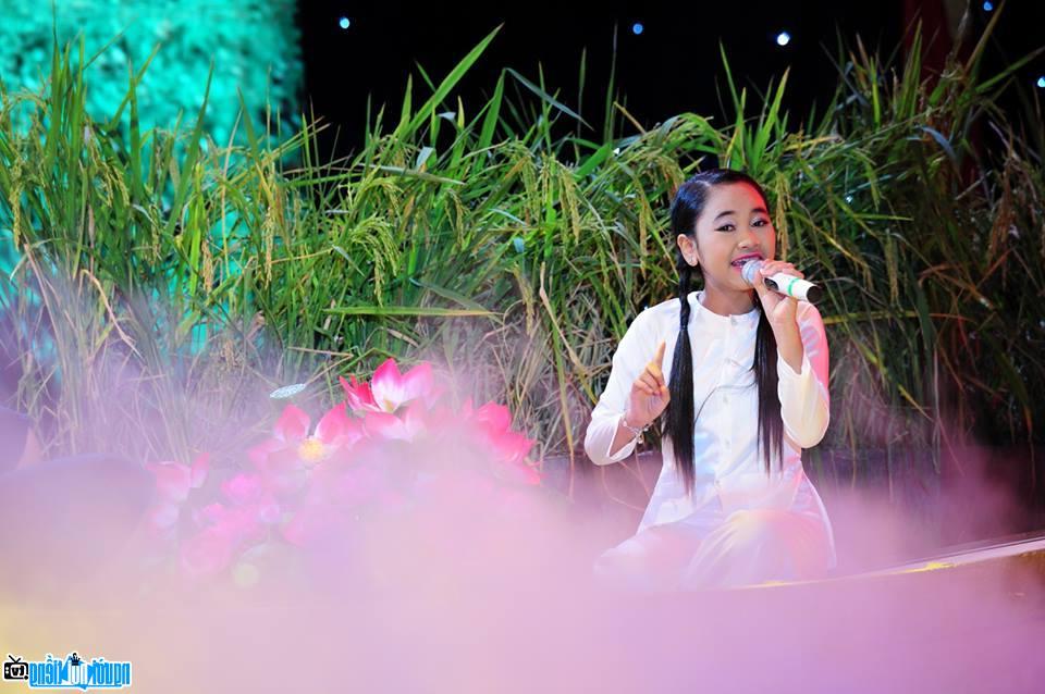  Thien Nham charming on stage