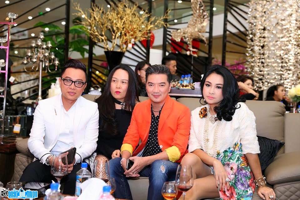 Image of Businesswoman Phuong Chanel with Dam Vinh Hung and friends
