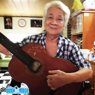 Latest picture of Musician Mo The Nhan