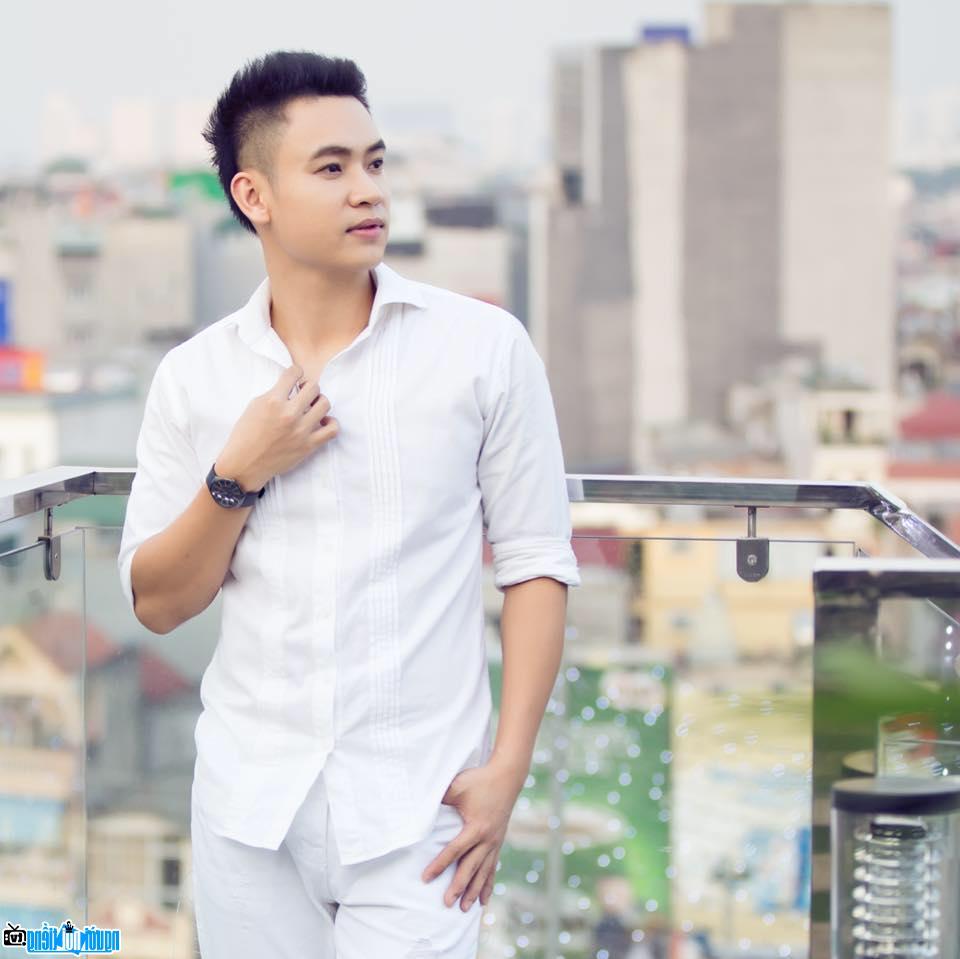 Latest picture of Singer Duy Khoa