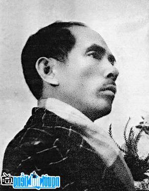 Một hình ảnh chân dung của Nhà văn Nguyễn Tường Tam