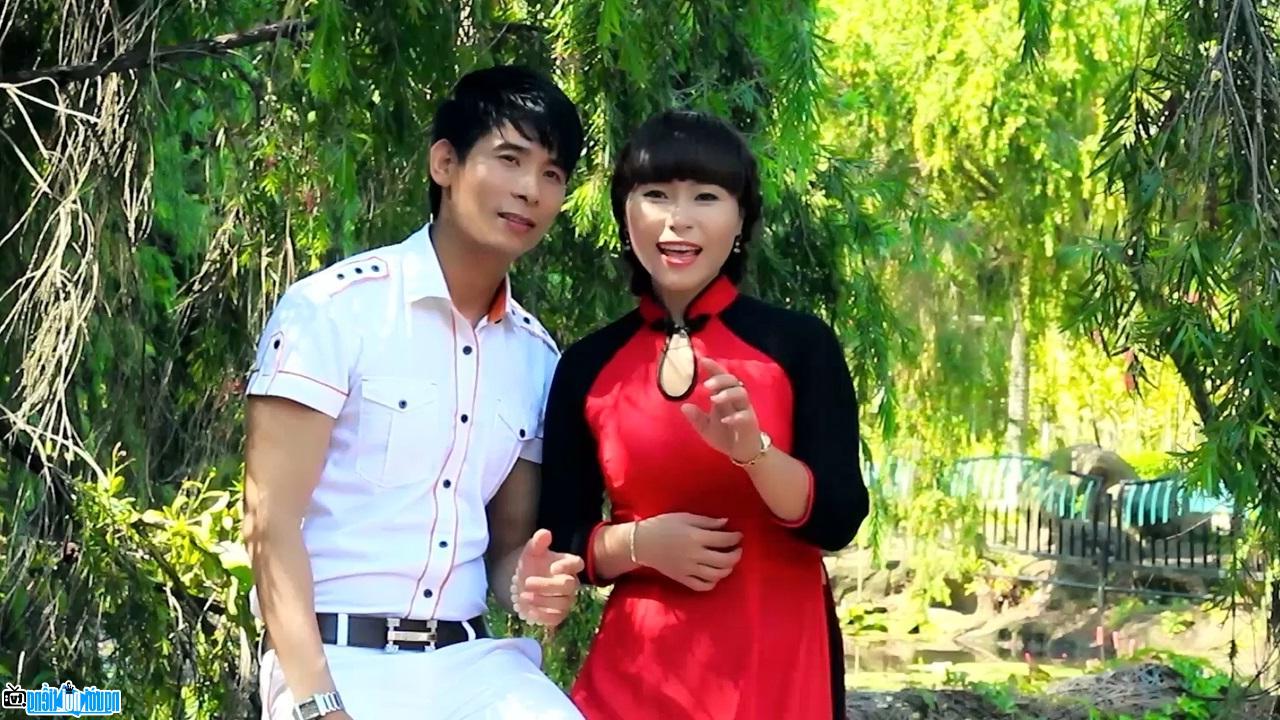 Picture of Singer Hoang Mai Trang in MV my new