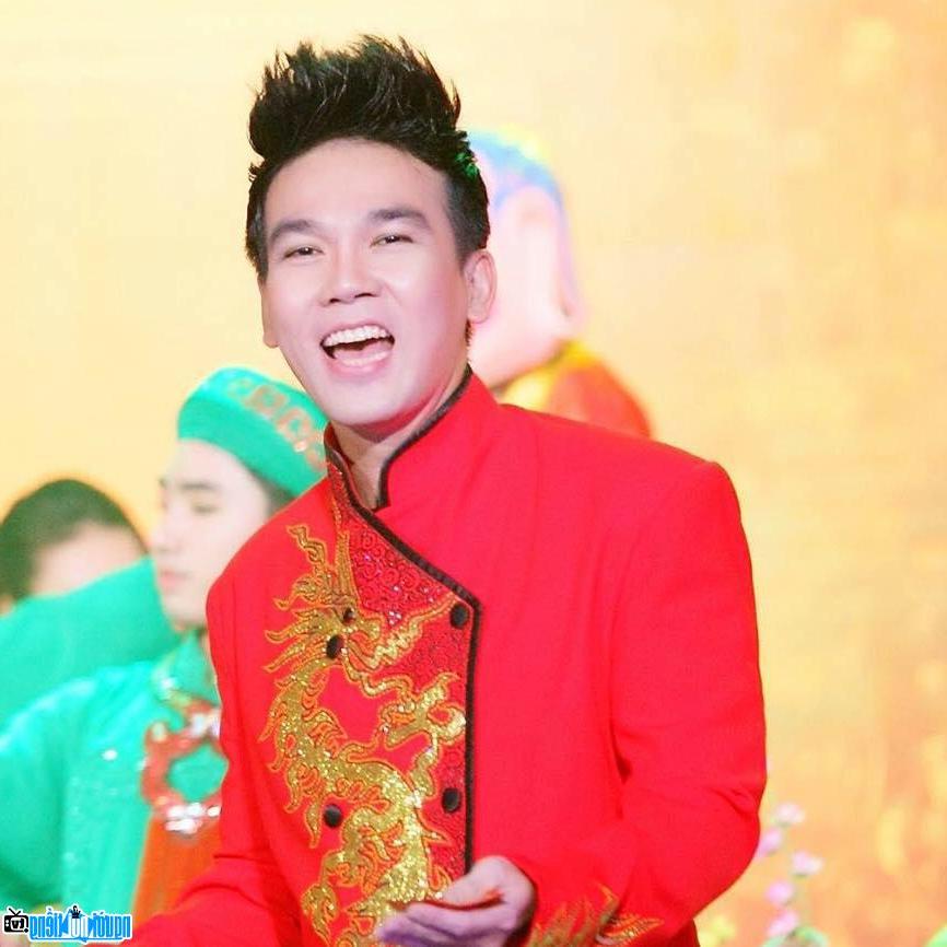 Picture of singer Quang Loc in Tet MV