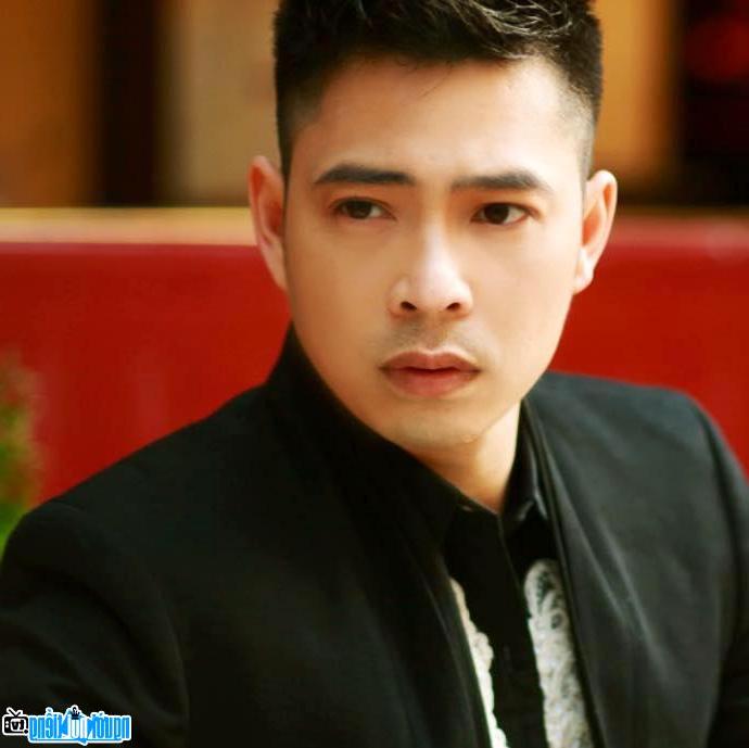 A portrait image of Singer Kevin Tuan Hung
