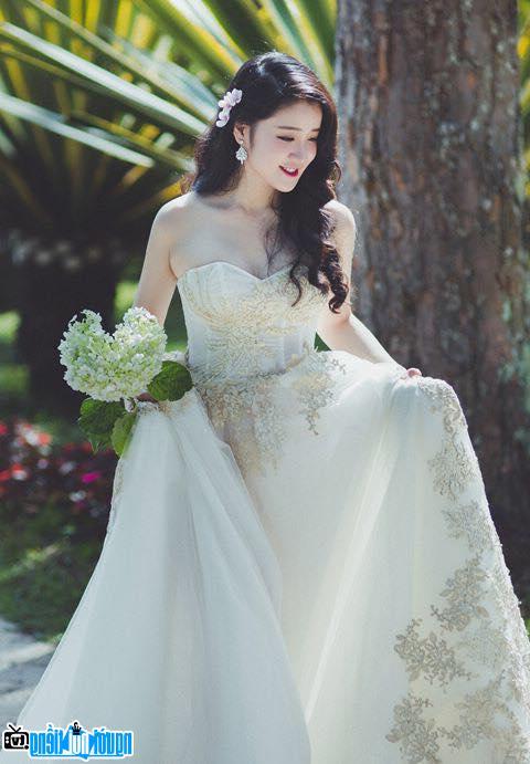 Hot girl Xuan Mai is happy and radiant on her wedding day