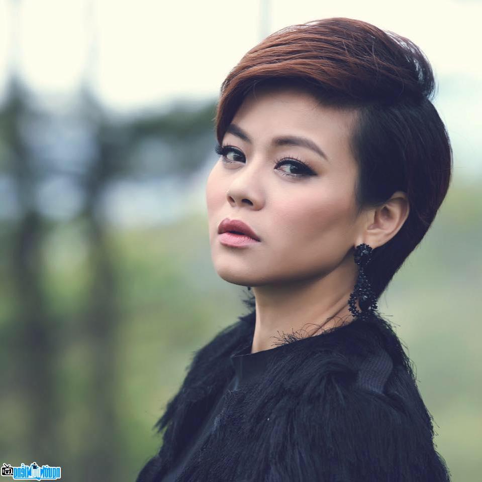 Latest pictures of Singer Nguyen Hai Yen