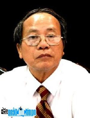 Picture of Poet Tran Nhuan Minh