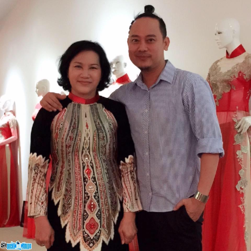 Popular fashion designer the language of Ho Chi Minh - Vietnam