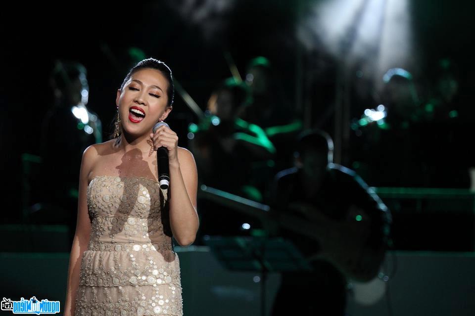 Singer Nguyen Thao in show night