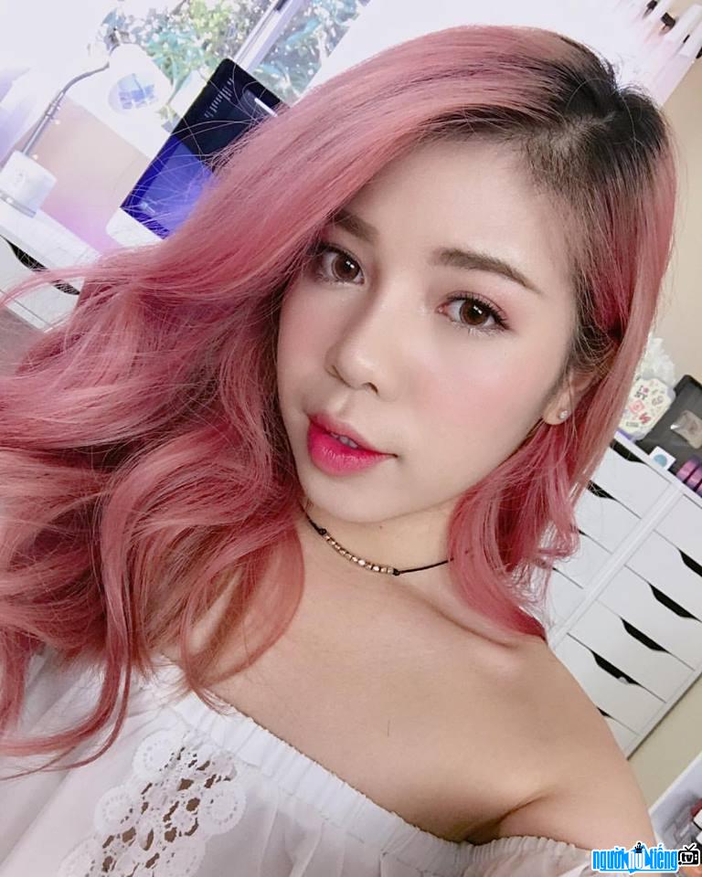  Ngo Quynh Trang is one of the most famous beauty bloggers in Vietnam