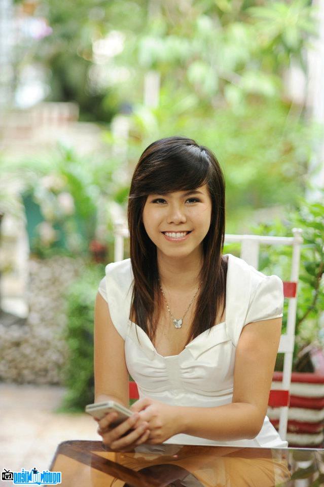  Le Hoang Uyen Vy businessman Young beautiful-talented