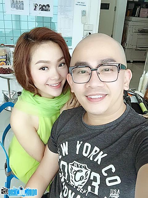  Minh Loc with singer Minh Hang