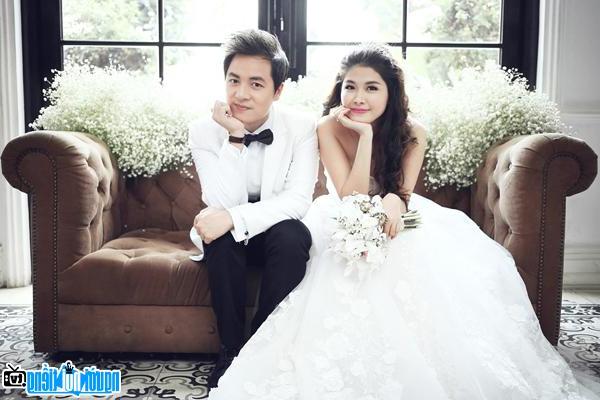 Wife Thuy Anh's husband- Dang Khoi goes to an event
