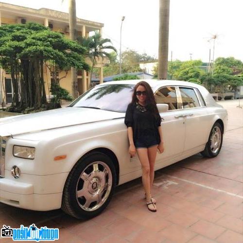  Other pictures of businessman Phuong Chanel with a supercar