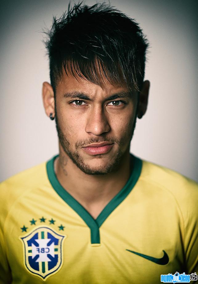 Neymar is one of the players with the highest transfer fee