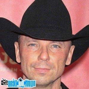 Latest Picture Of Country Singer Kenny Chesney