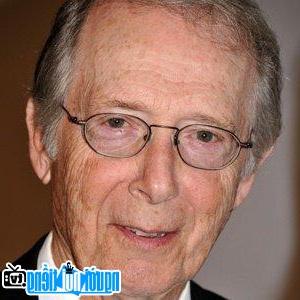 A Portrait Picture of Male TV actor Bernie Kopell