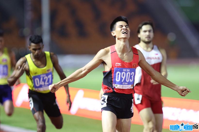  Image of track and field athlete Duong Van Thai at Sea Games 30