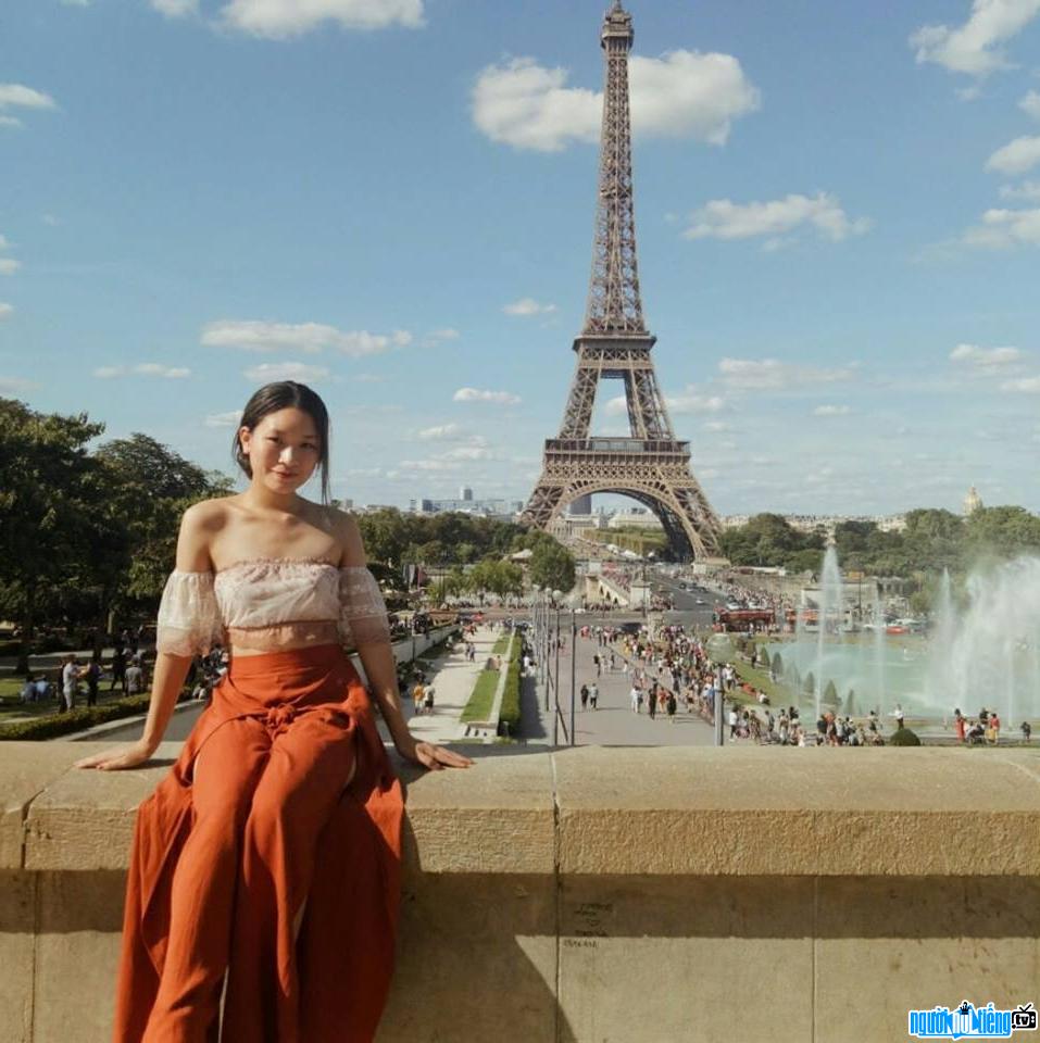  Trang Thach is beautiful while traveling in France